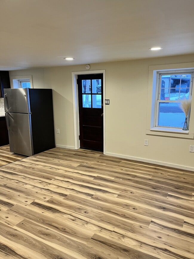 Photo - 190 Davenport St