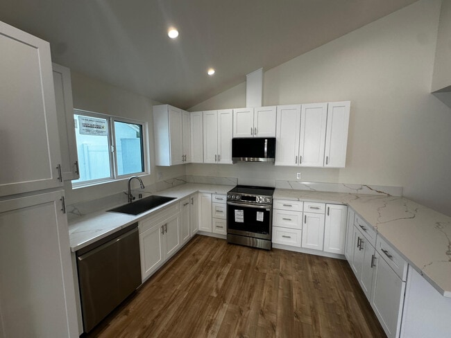 Building Photo - 15950 Cohasset St