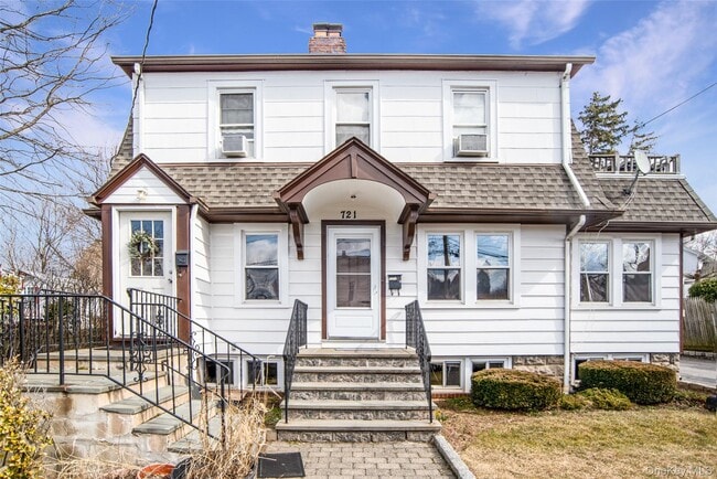 Building Photo - 721 River St Unit 1