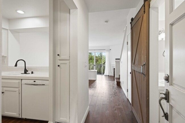 Photo - Gorgeous 2 Story Townhome in Valencia!