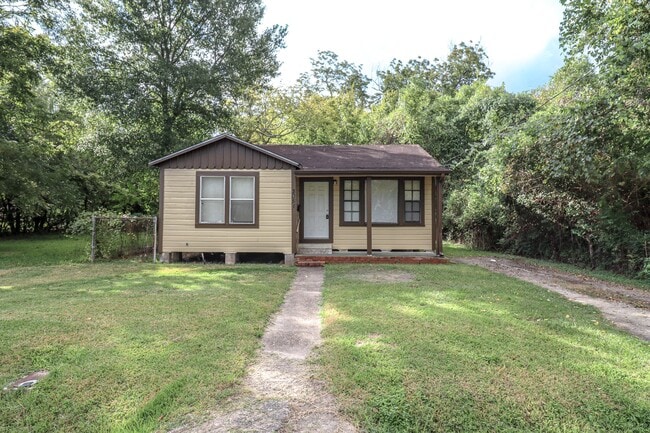 Building Photo - 3051 W Crockett St