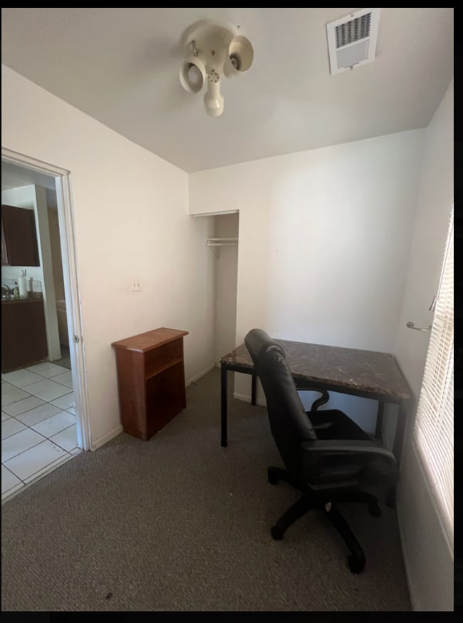 Photo - 821 N Hermitage Ave Unit #  02R