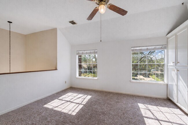 Photo - 2630 Lakeway Dr