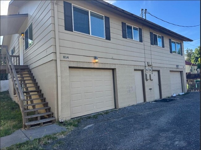 Building Photo - 812-814 St Francis St Unit 814
