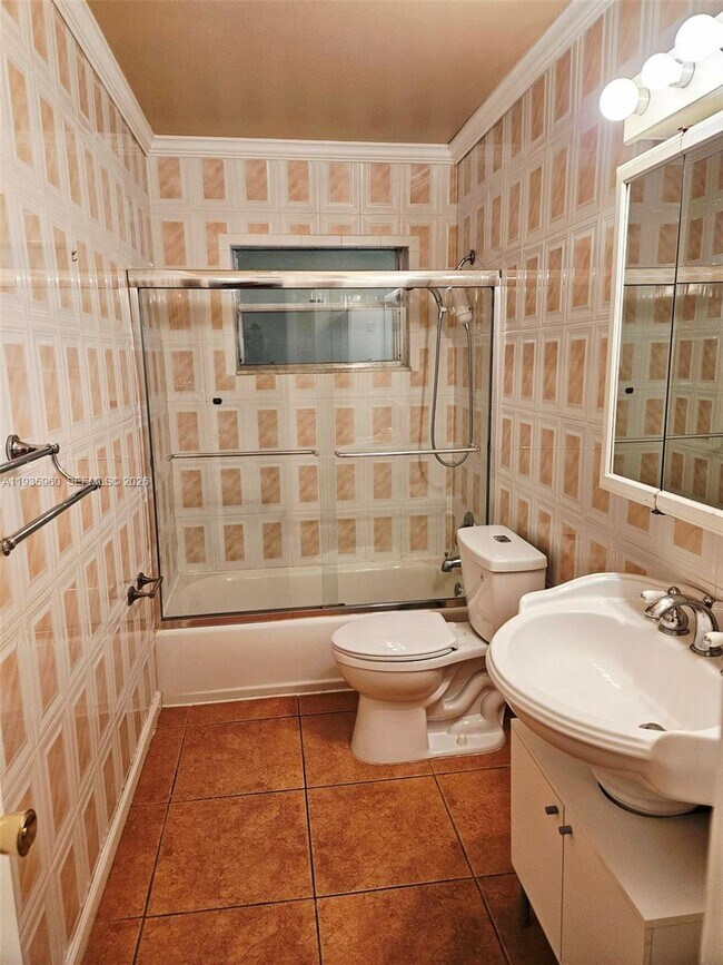 Photo - 5140 SW 40th Ave Unit 24C