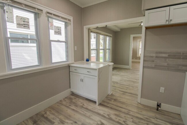 Photo - 2615 Columbus Ave