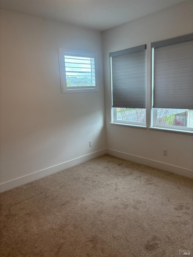 Photo - 1468 Oak Cir