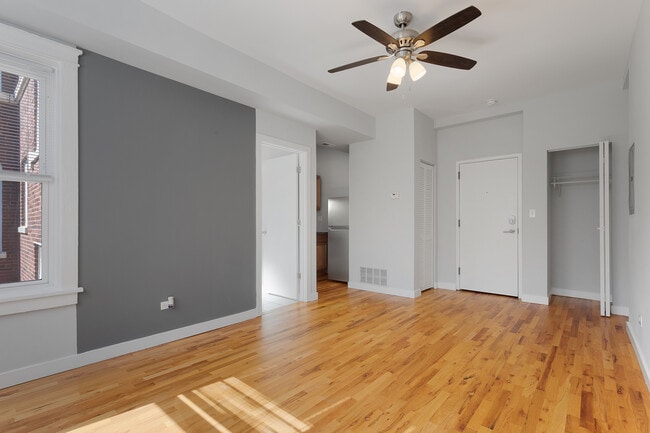 Photo - 7456 N Greenview Ave