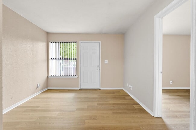 Photo - Alexis Park Apartments