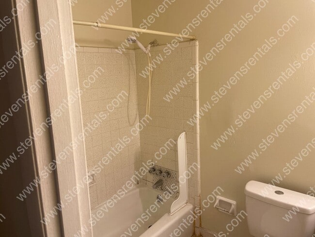 Photo - 441 Harding Pl