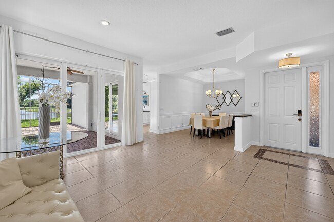 Photo - 143 Isle Verde Way