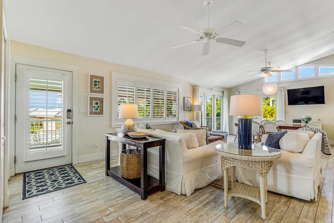 Photo - 744 N Shore Dr Unit SI ID1591483P