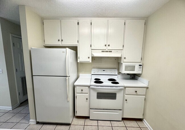 Photo - 178 Commons Dr