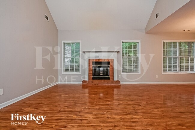 Photo - 145 Garrison Chase