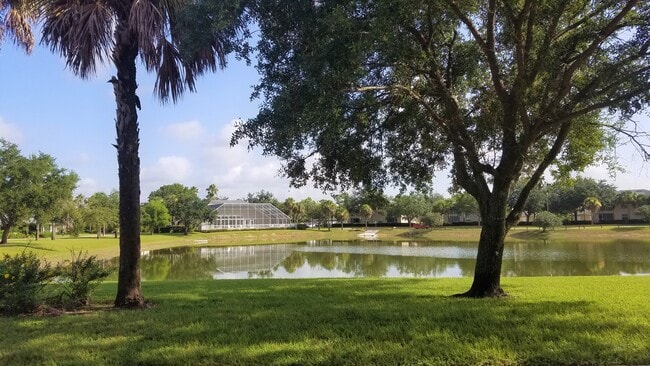 Building Photo - 26741 Little John Ct Unit 16