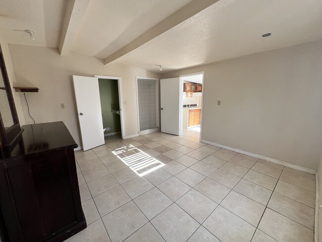 Building Photo - 1219 El Camino Rd Unit Apartment