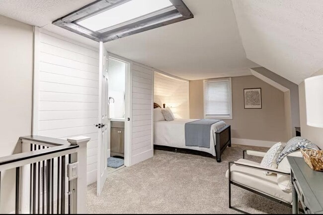 Photo - 906 North Main Street