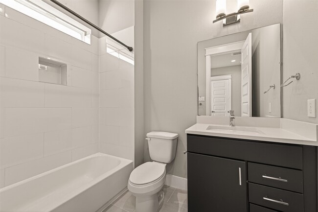 Photo - 2114 Engelmohr St Unit B