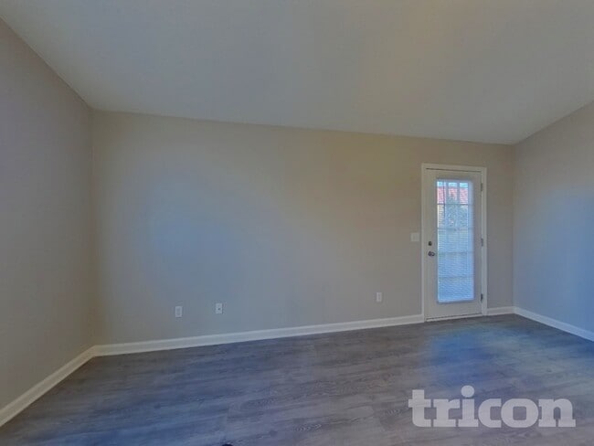 Photo - 255 Legend Oaks Dr
