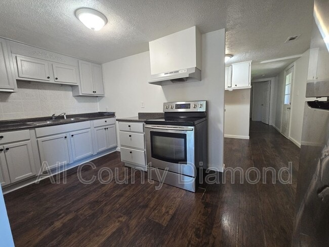Photo - 237 Helen Ave Unit B
