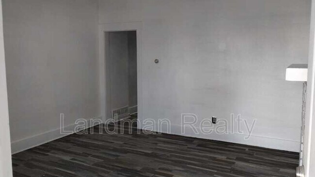 Photo - 522 Paulson Ave