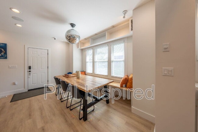 Photo - 1100 Langford St