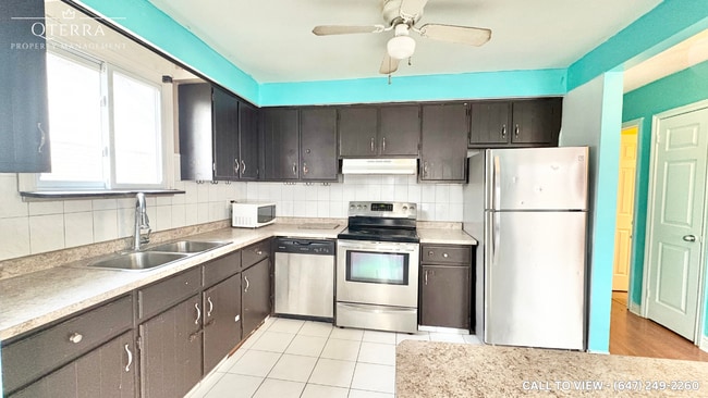 Photo - 104 Capreol Crt