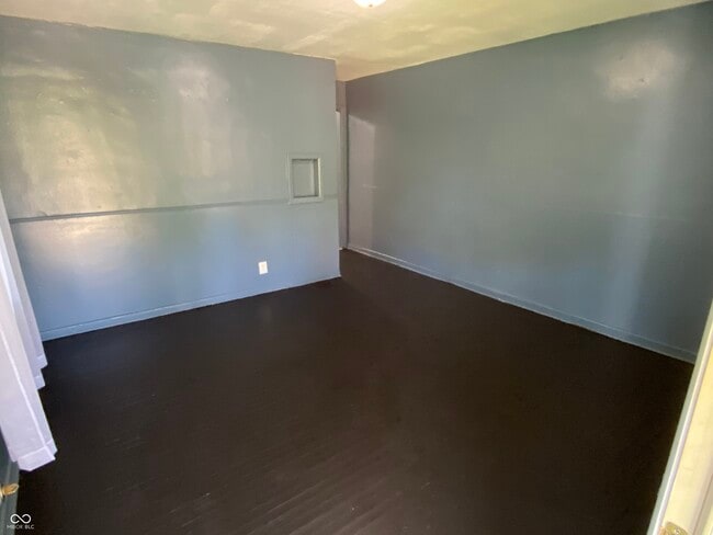 1111 Medford Ave