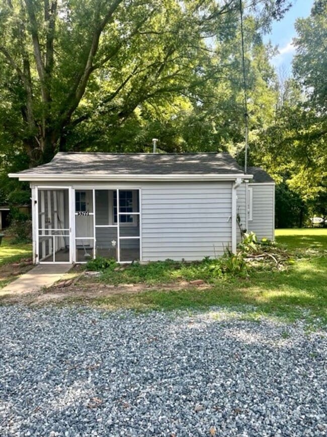 Photo - Adorable 1 Bedroom 1 Bath House