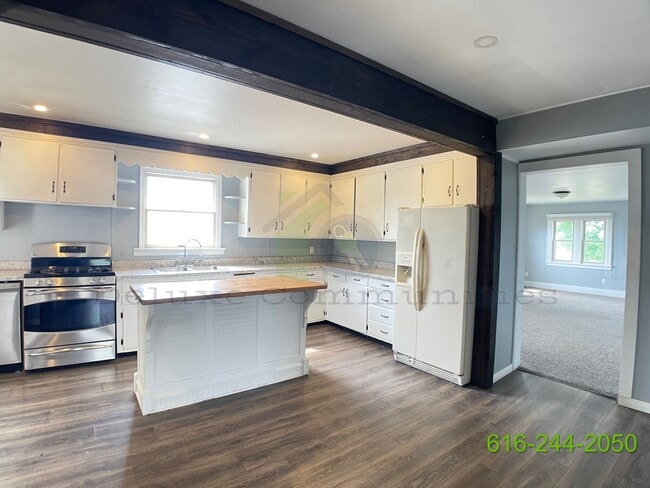 Photo - 3 Bedroom (with an extra room) Home Availa...