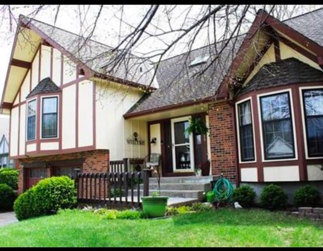 Photo - 1405 E Frontier Ln