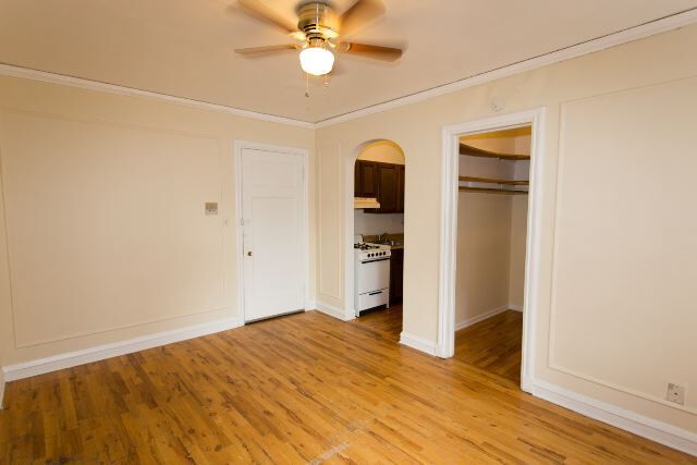 Photo - 842 W Wolfram Unit 501