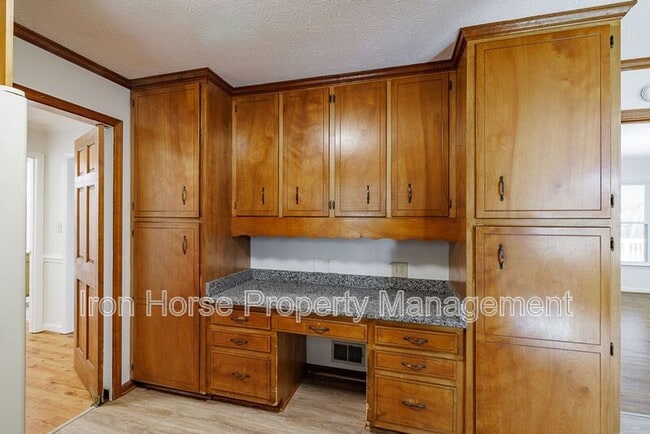 Photo - 1060 Windbrooke Ct