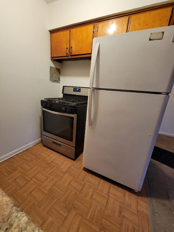 Photo - 486-486 Buffalo Ave