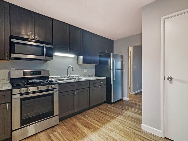 Photo - 1720 Porter St SW Unit 9