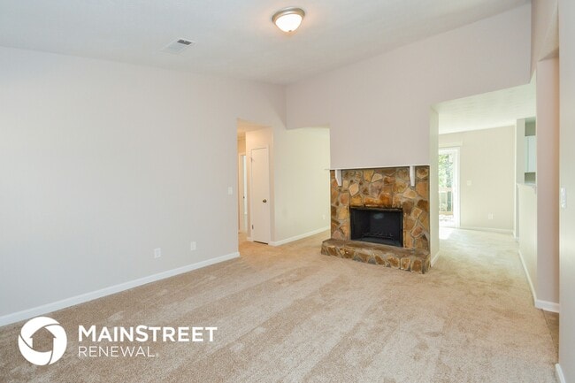 Photo - 1235 Woodland Ct SE