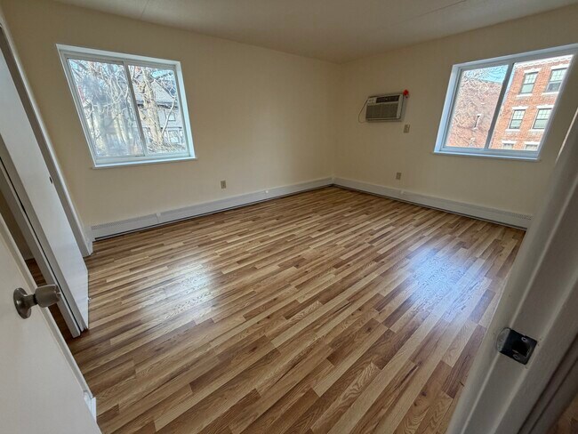 Photo - 116 Sutherland Rd Unit 1