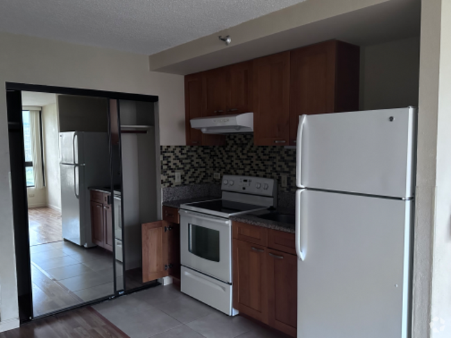 Building Photo - 5333 Likini St Unit #1307 Rental