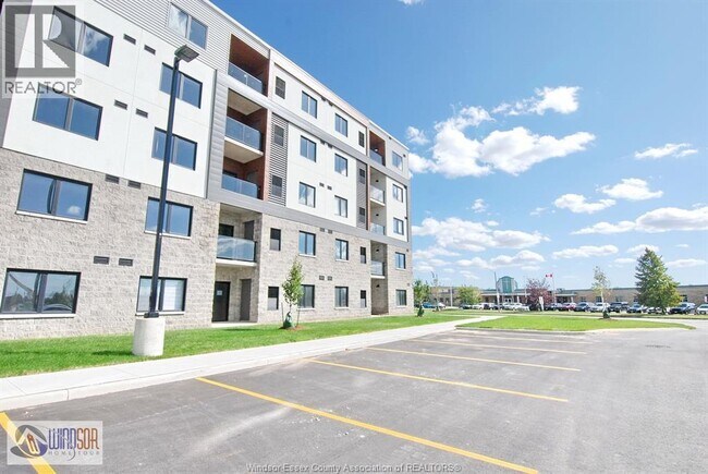 Photo - 2550 Sandwich W Pkwy Unit 318