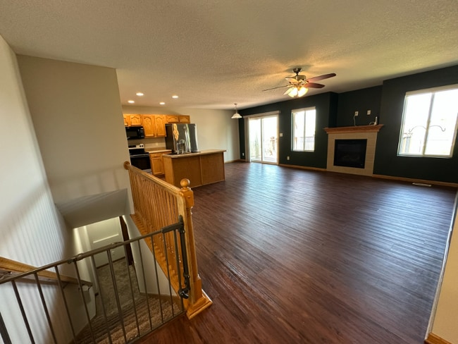 Photo - 585 SE Crabapple Dr