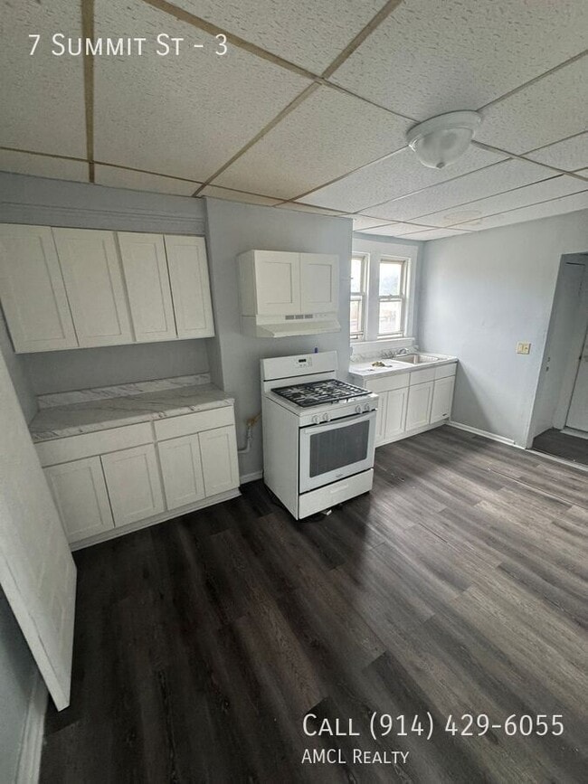 Building Photo - 7 Summit St Unit 3