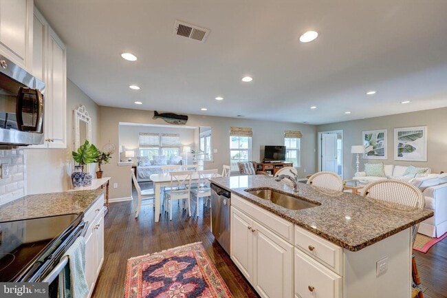 Photo - YEAR ROUND - UNFURNISHED SINGLE FAMILY - FRANKFORD