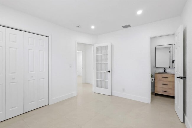 Photo - 6573 Eaton St