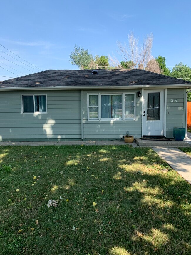 Enjoy Downtown Sheridan Adjacent to the Bike Path - 231 S Water St