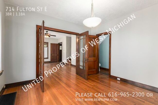 Photo - 714 Fulton St E