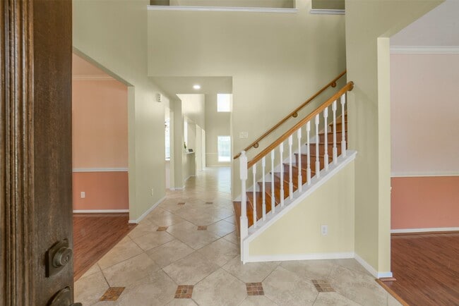 Photo - 2414 Falcon Knoll Ln