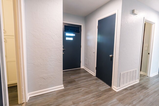 Photo - Beautiful 3-bed, 1-bath Home Available in ...