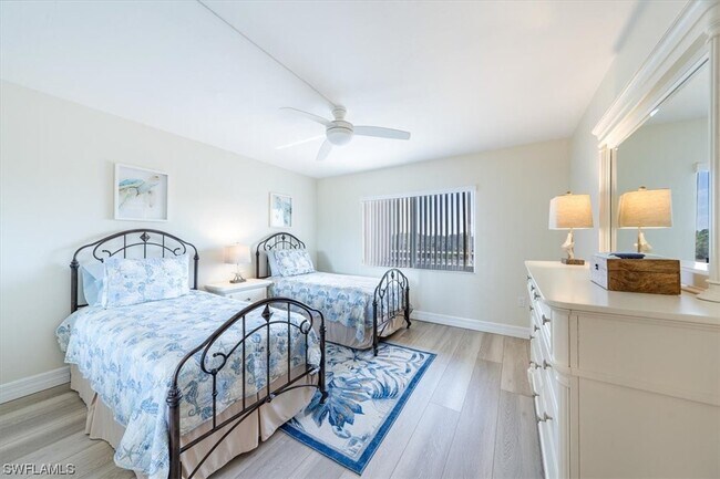 Building Photo - 15161 Cedarwood Ln Unit 1505