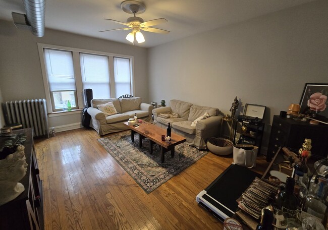 Wrigleyville – BIG 1-Bedroom Apartment - A... - Wrigleyville – BIG 1-Bedroom Apartment - A... Unit 1