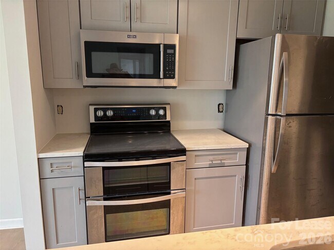 Photo - 11029 Harrowfield Rd